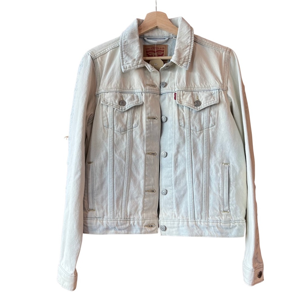 Levi's NWT Denim Trucker Jacket With Sleeve Embroidery